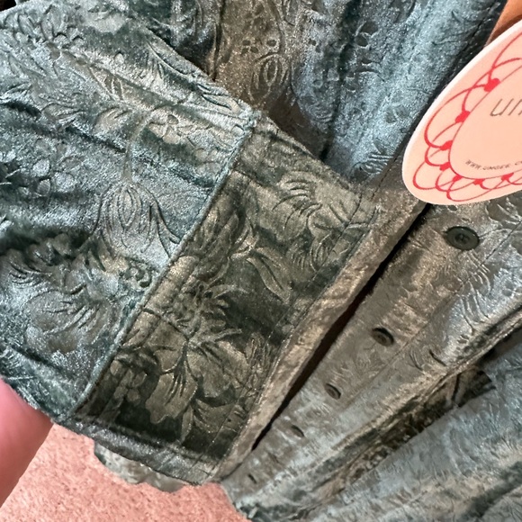 NWT Velvet top - Picture 7 of 10